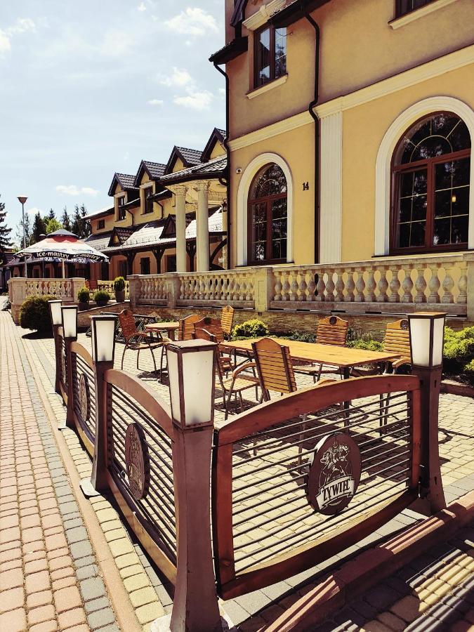 Hotel "Xavier" Lubycza Krolewska Eksteriør billede