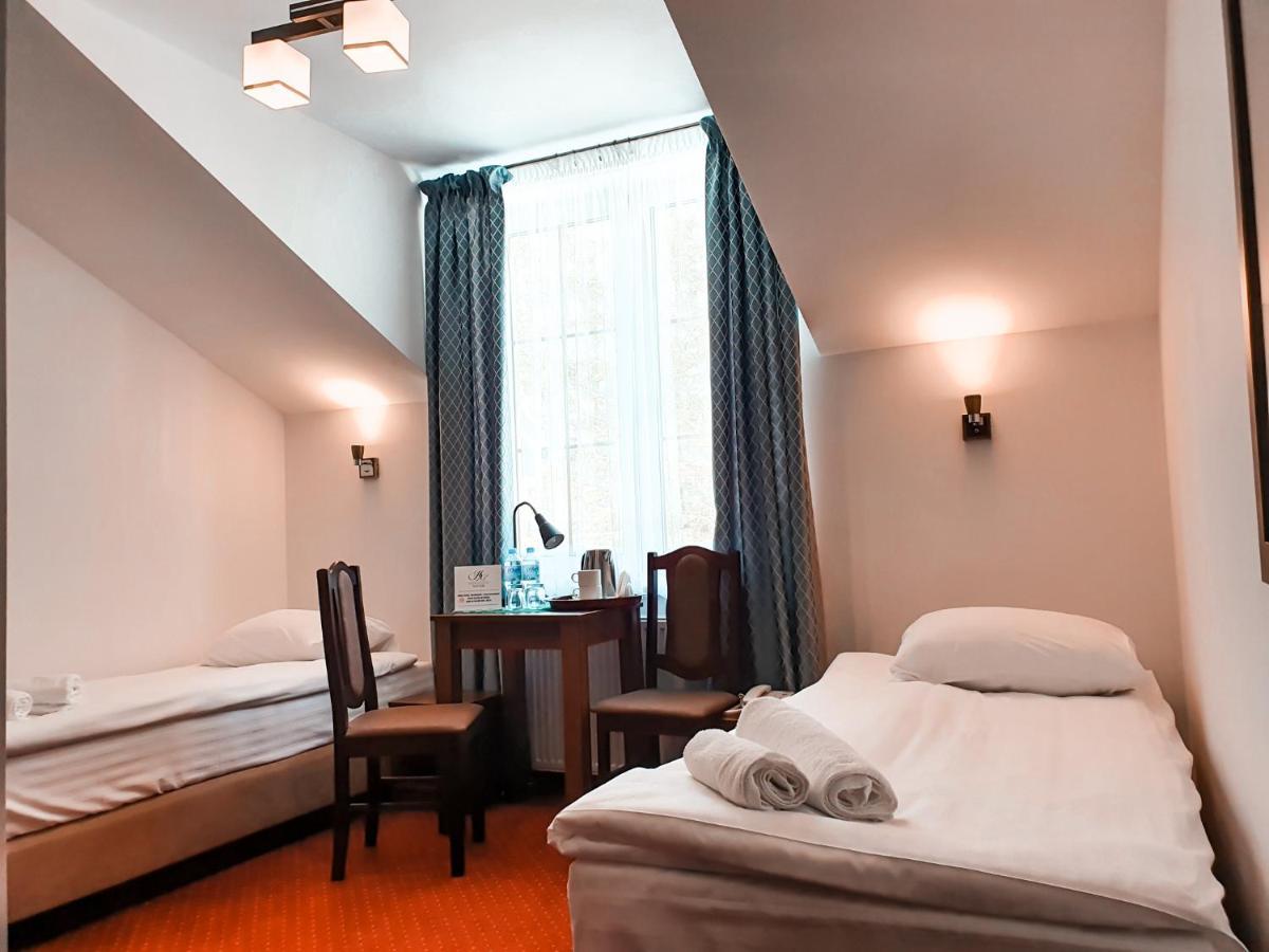 Hotel "Xavier" Lubycza Krolewska Eksteriør billede